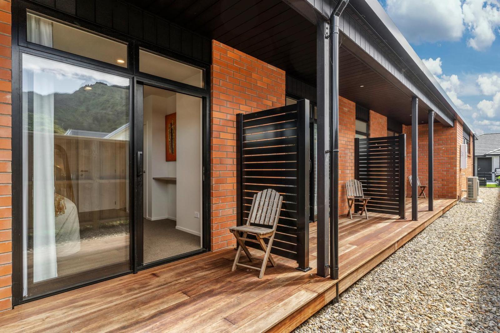 Custom Designed Holiday Home, Next To Cycleway. Те-Ароха Экстерьер фото
